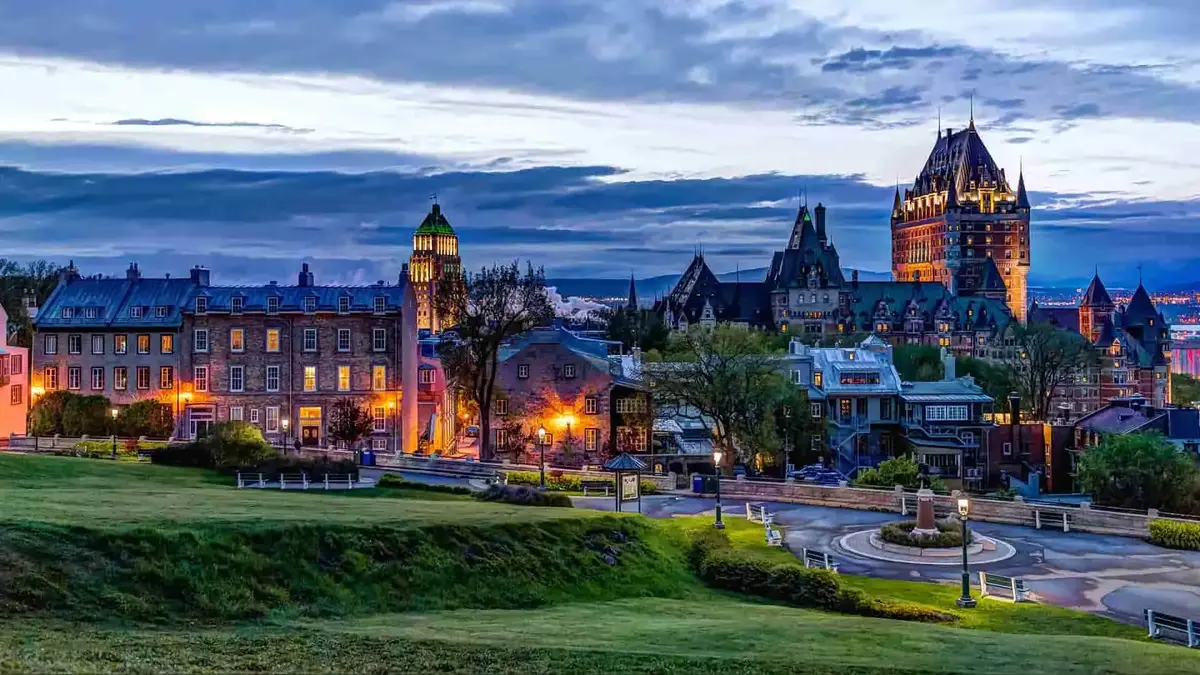 Old Québec and the Château Frontenac at dusk